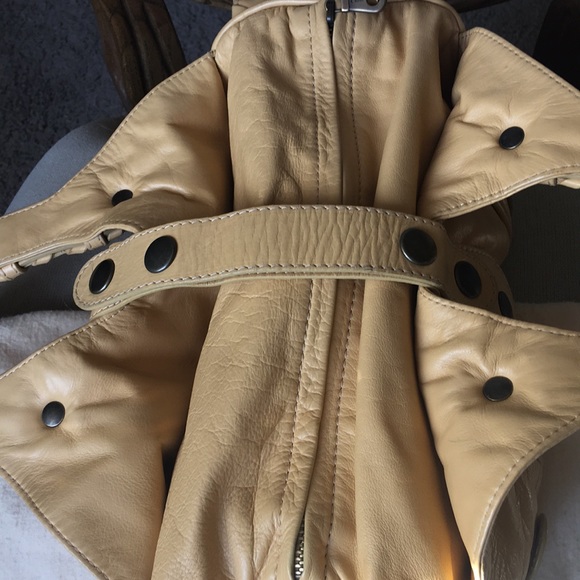 Chloe “Silverado” leather yellow bag Exceptional throughout - Picture 3 of 12